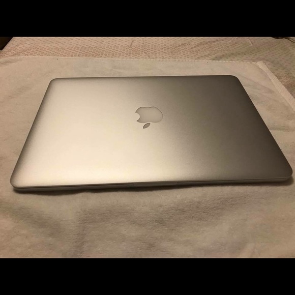 Apple MacBook Air - Picture 6 of 6